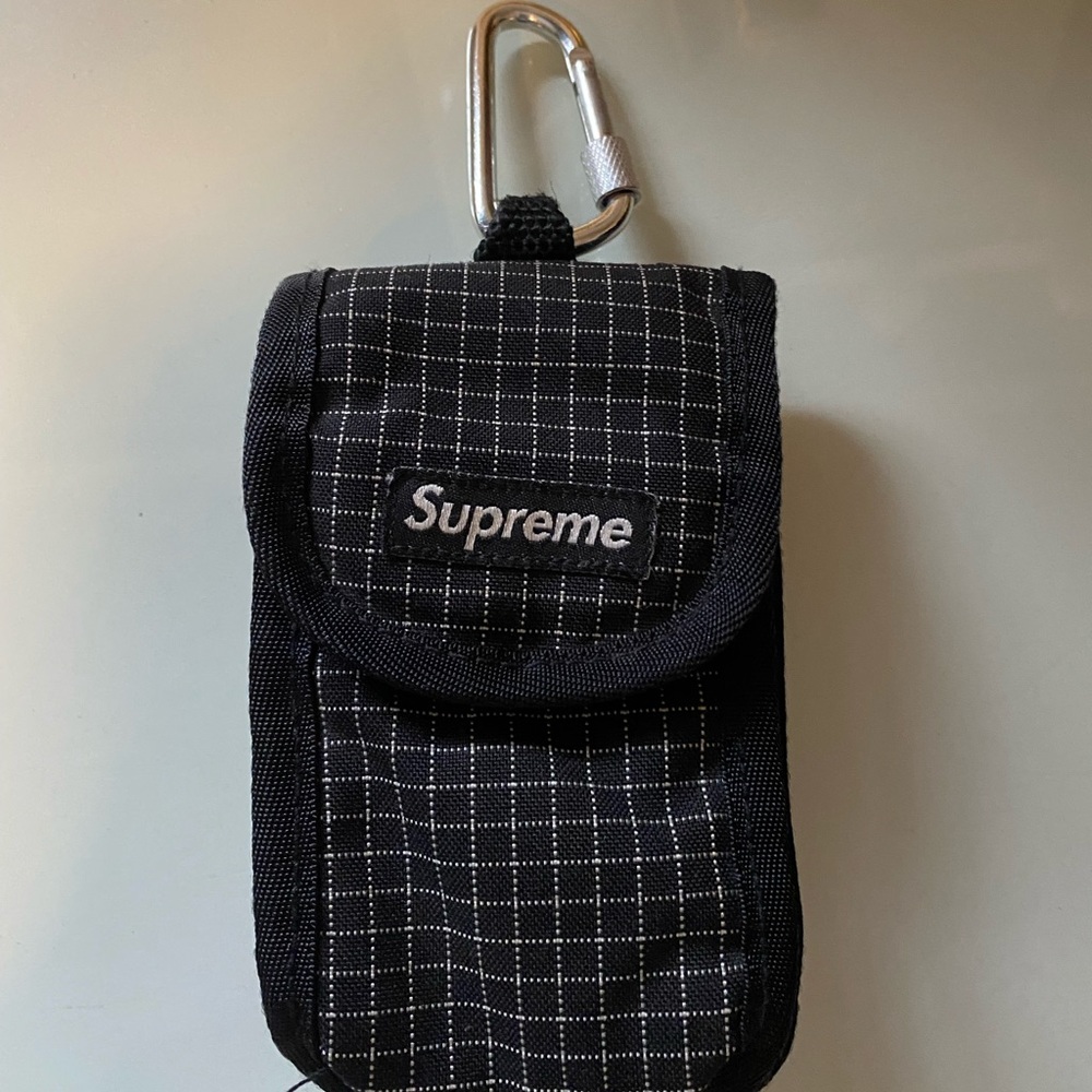 Supreme pouch